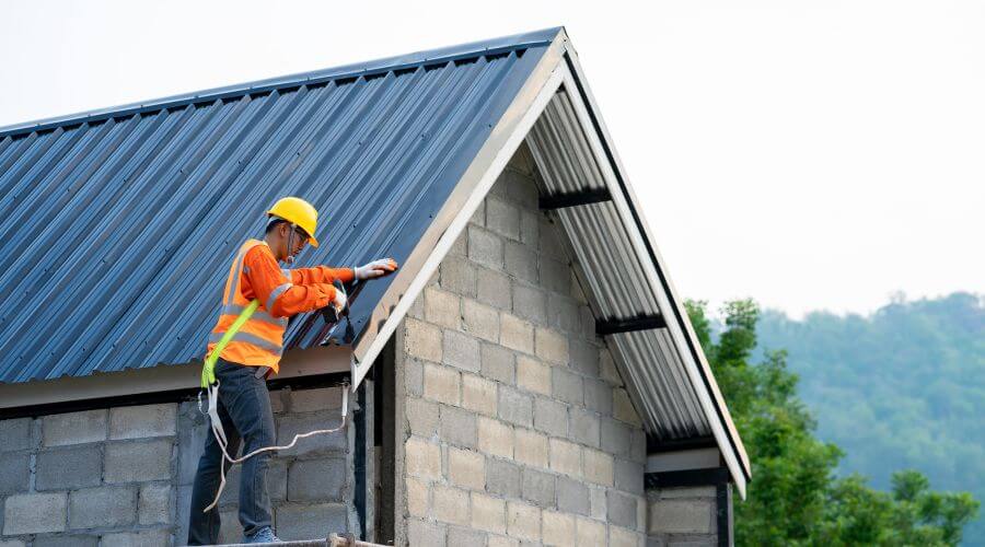 Professional Flat Roofing Installation in Hartford, OH